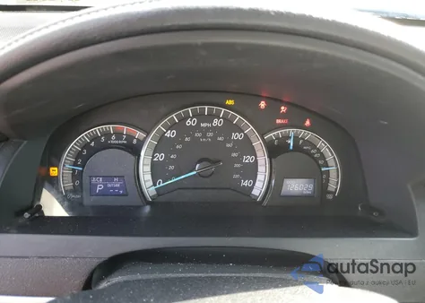 2012 Toyota Camry Base z USA, uszkodzony, nr VIN 4T1BF1FK8CU156513